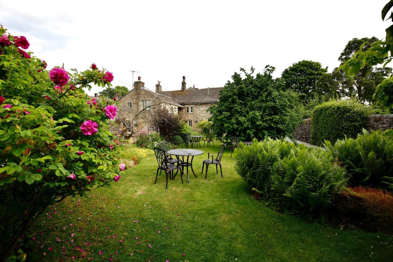 Hotel Ashfield House à Grassington Extérieur photo The garden at the Old Parsonage