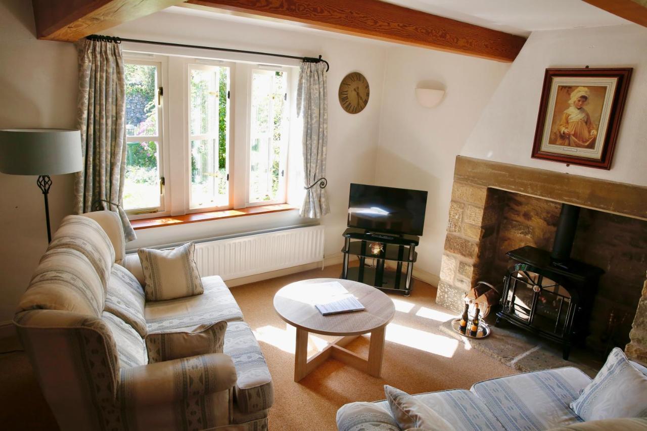 Hotel Ashfield House à Grassington Extérieur photo The living room at The Old School House