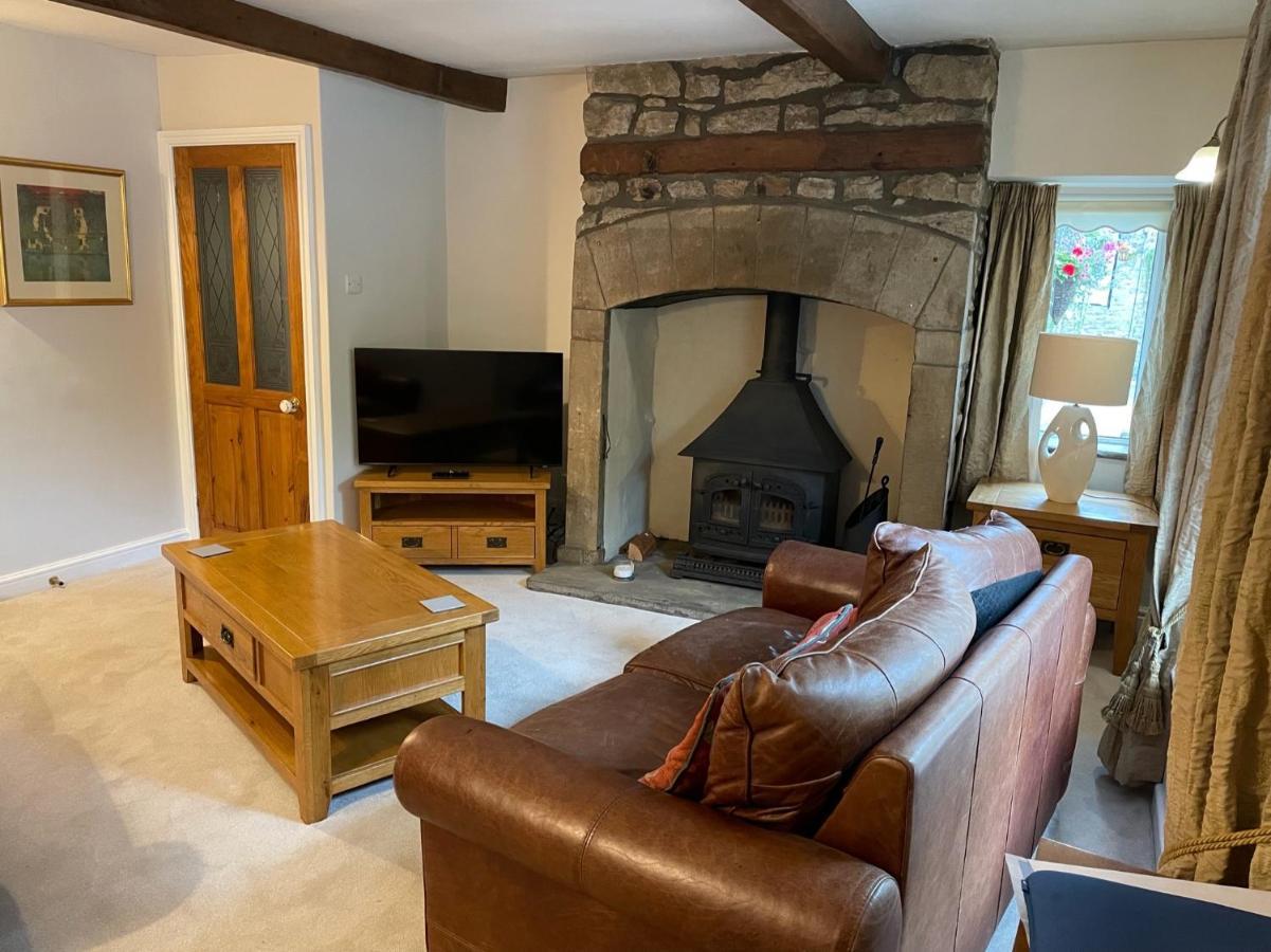 Hotel Ashfield House à Grassington Extérieur photo The living room at The Old School House