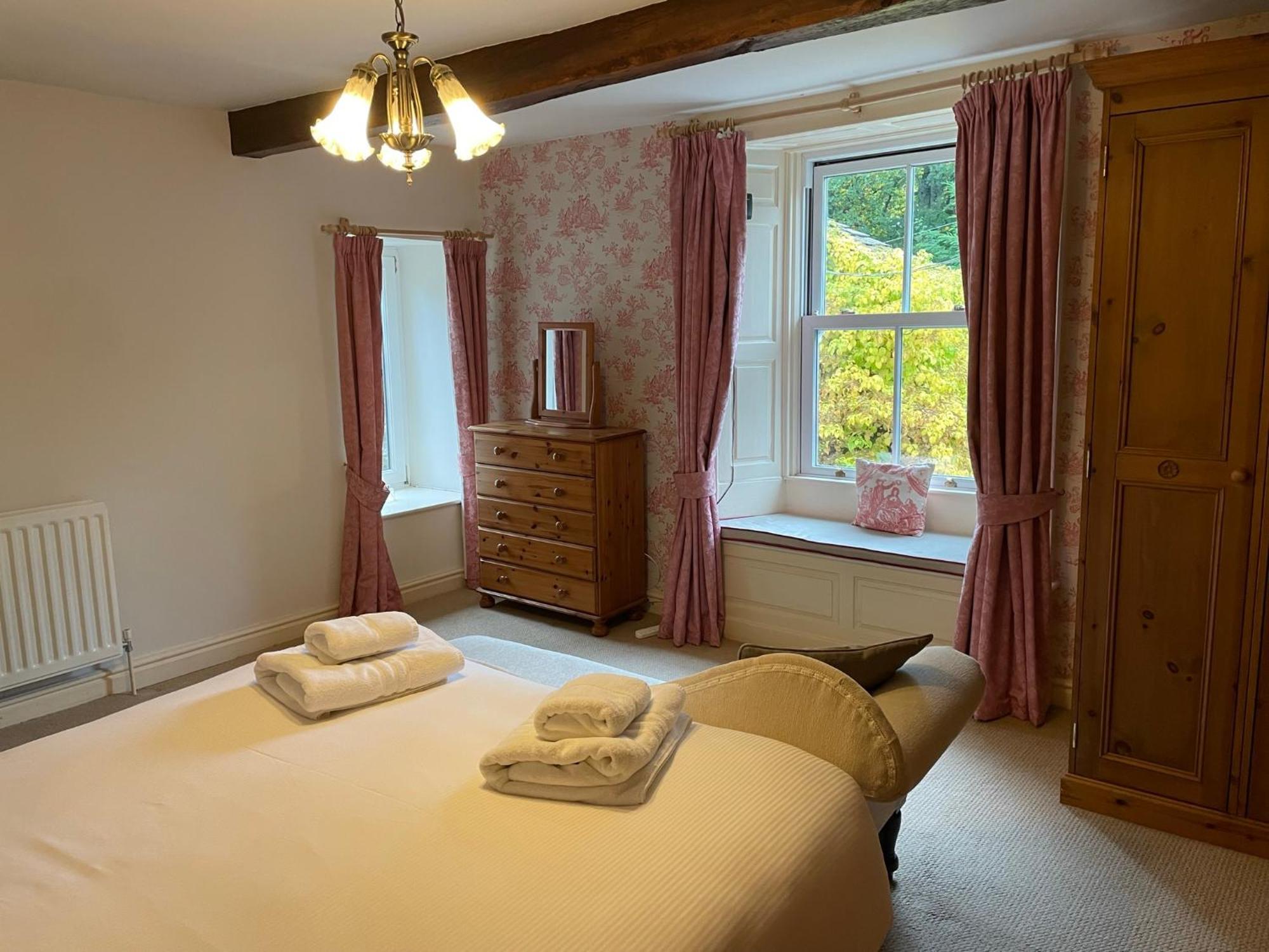 Hotel Ashfield House à Grassington Chambre photo The bedroom at The Old School House